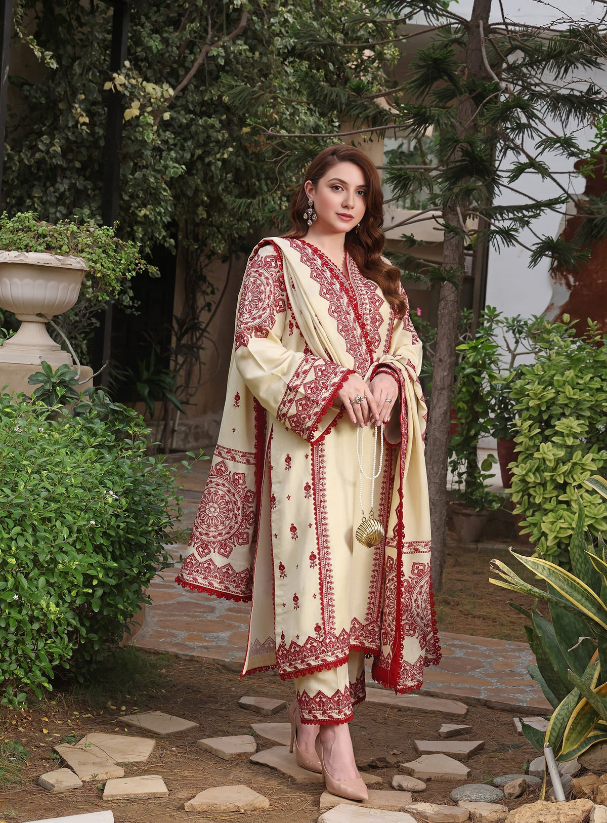 ALEESHA EMBROIDERY 3PC